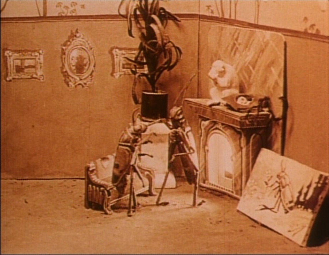 The Cameraman's Revenge (1912) Screenshot 2