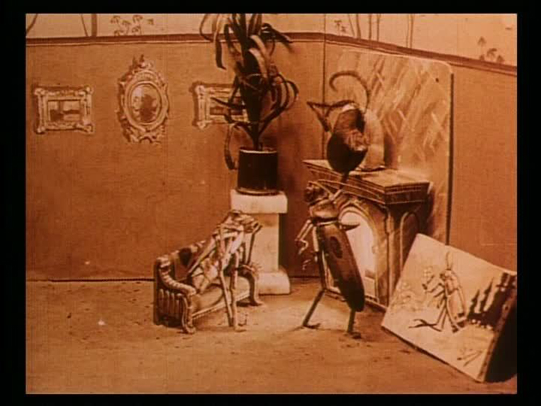 The Cameraman's Revenge (1912) Screenshot 4