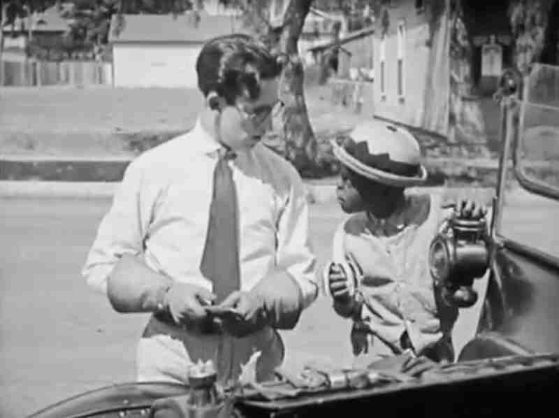 Get Out and Get Under (1920) Screenshot 2