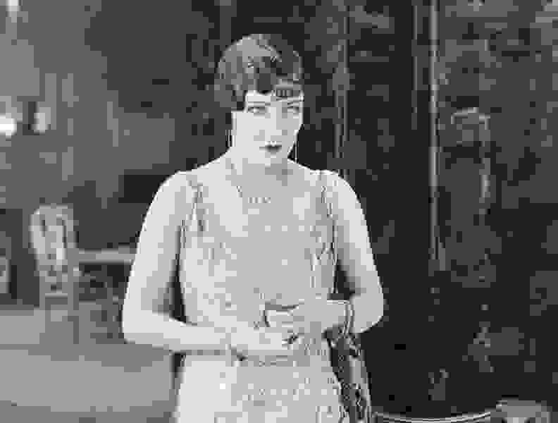 Beyond the Rocks (1922) Screenshot 1