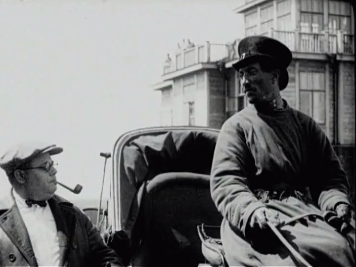 The Cigarette Girl of Mosselprom (1924) Screenshot 5