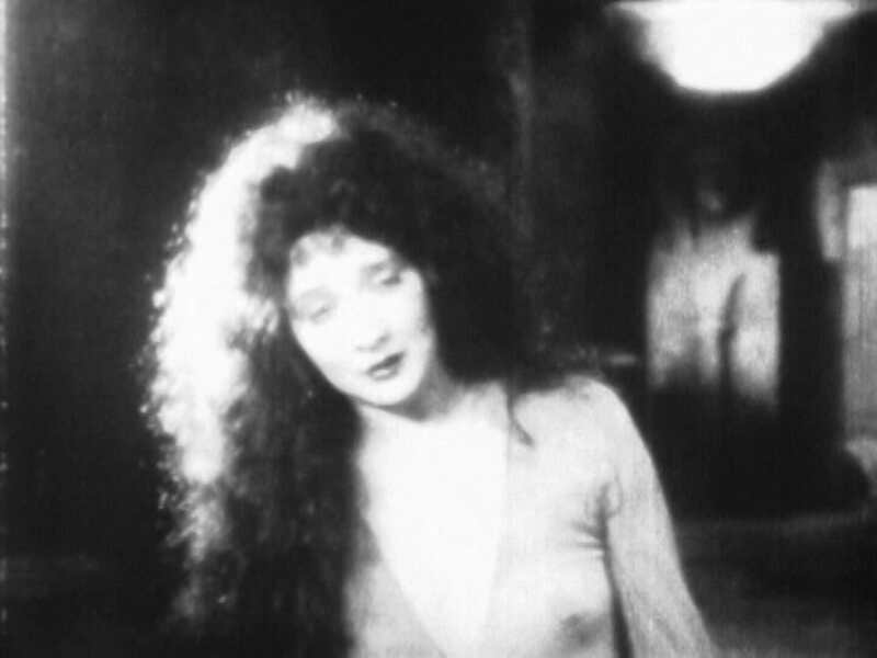 She (1925) starring Betty Blythe on DVD DVD She (1925) Screenshot 2