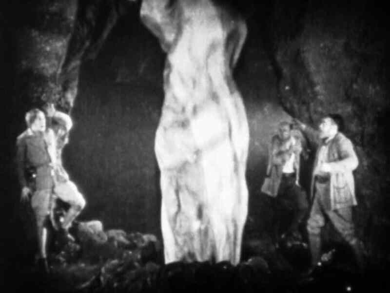 She (1925) starring Betty Blythe on DVD DVD She (1925) Screenshot 4