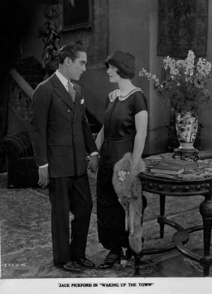 Waking Up the Town (1925) Screenshot 1