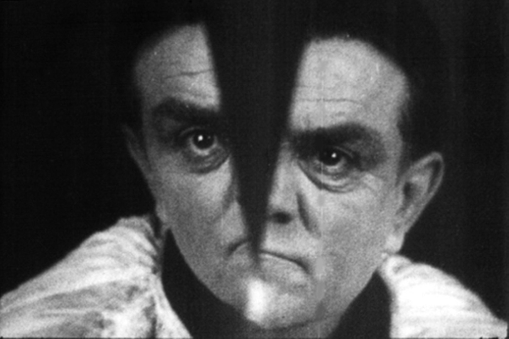 The Seashell and the Clergyman (1928) Screenshot 3