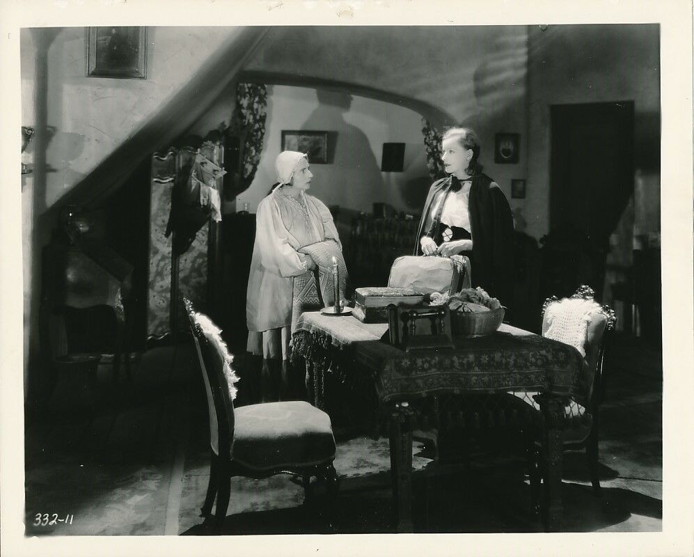 The Divine Woman (1928) Screenshot 4 