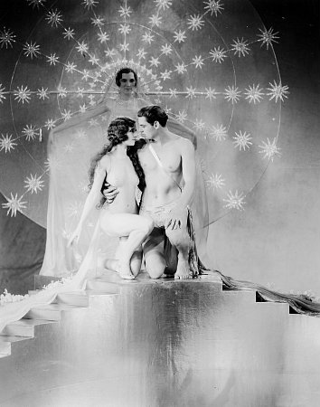 Glorifying the American Girl (1929) Screenshot 1