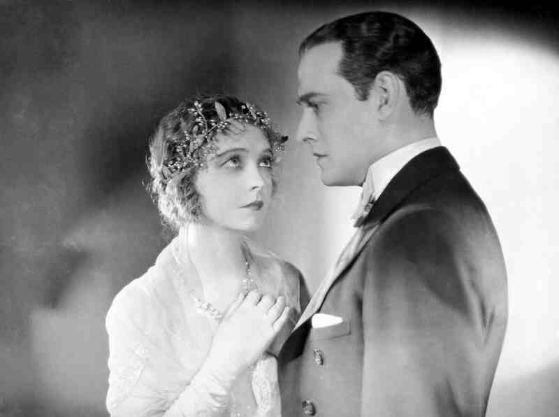One Romantic Night (1930) Screenshot 2