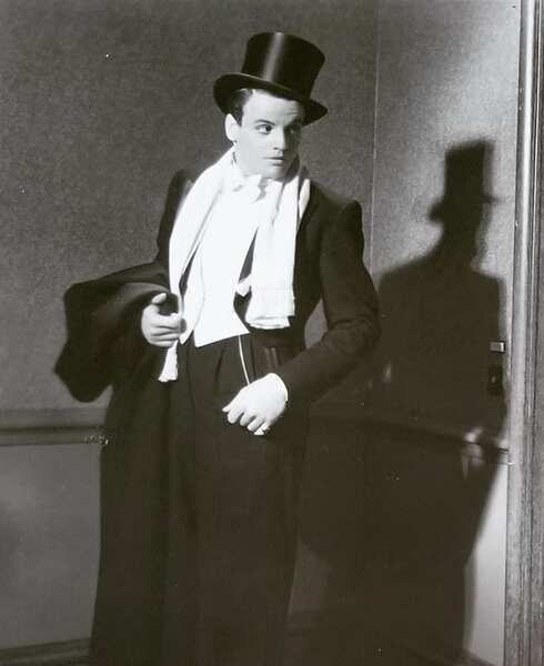 The Lady Refuses (1931) Screenshot 4
