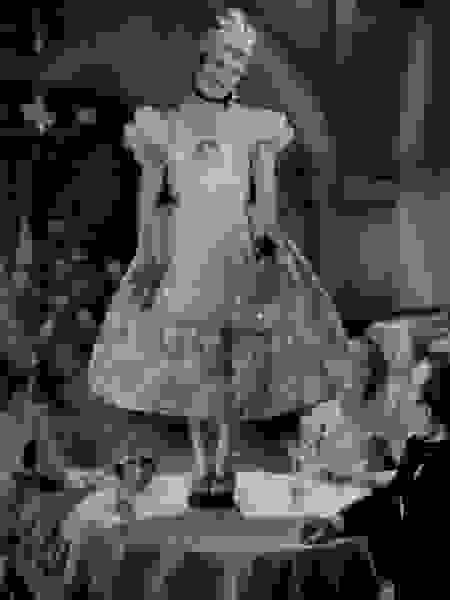 A Soldier's Plaything (1930) Screenshot 2