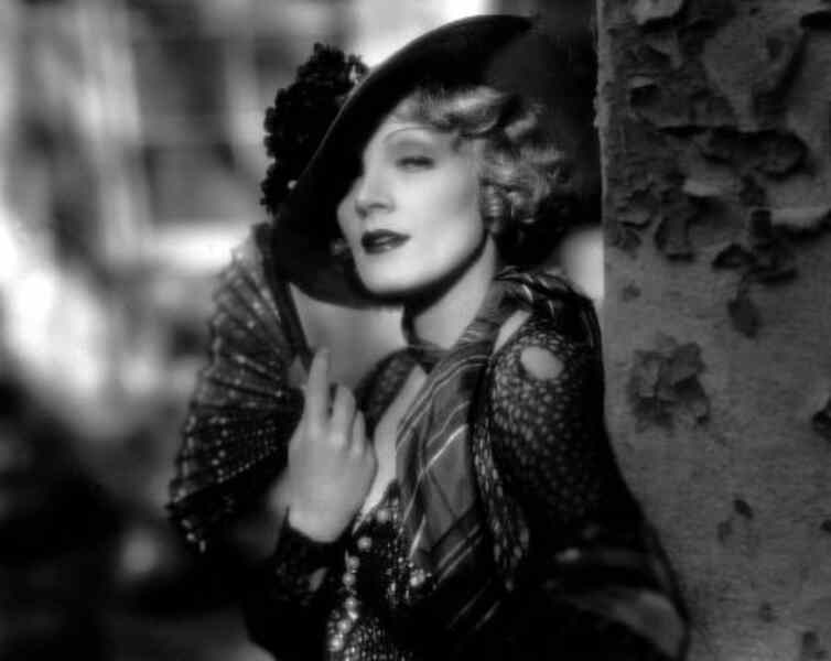 Blonde Venus (1932) Screenshot 4