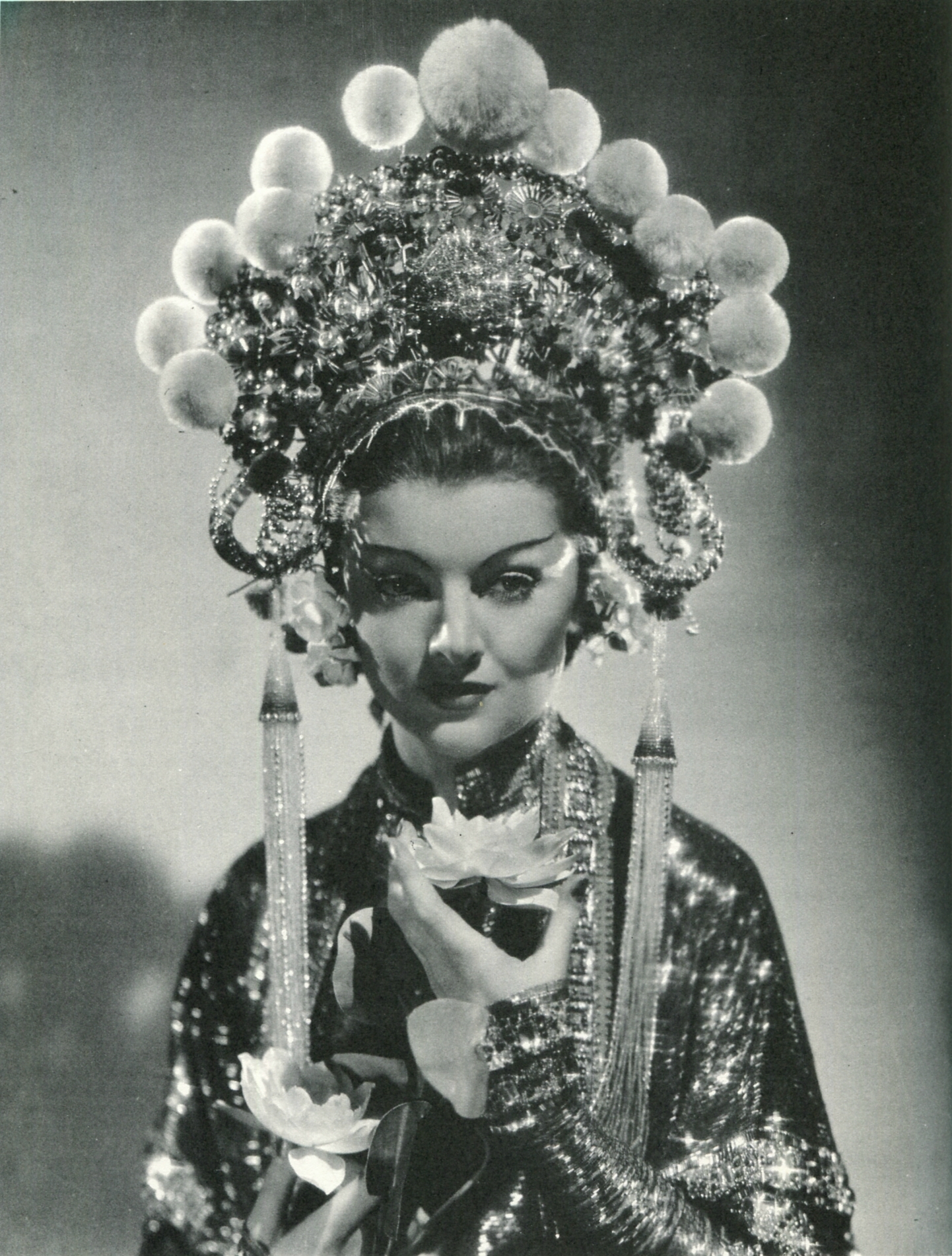 The Mask of Fu Manchu (1932) Screenshot 3