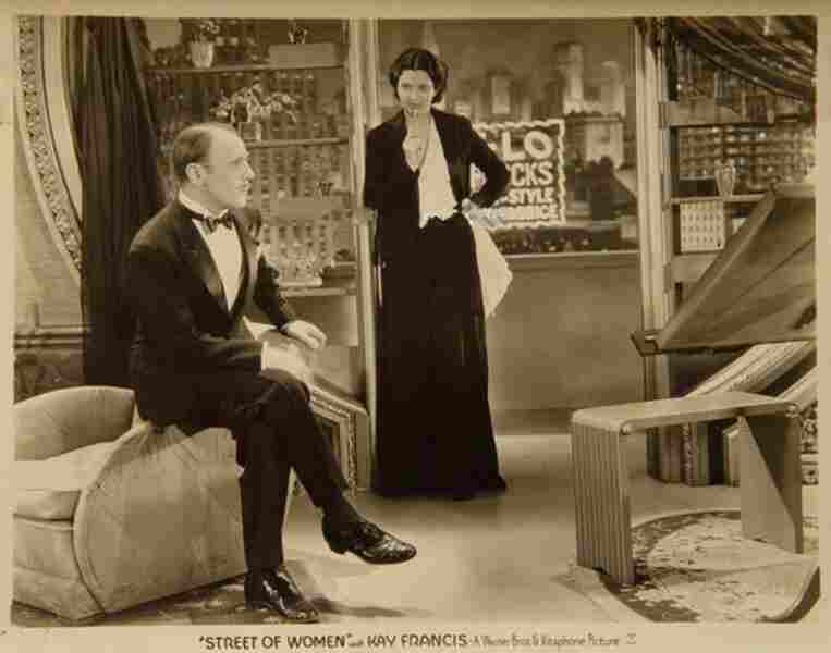 Street of Women (1932) Screenshot 3