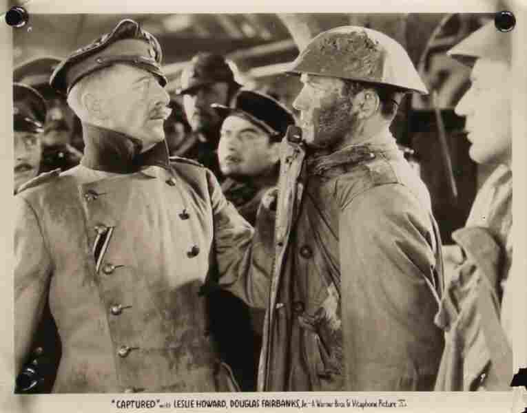 Captured! (1933) Screenshot 2