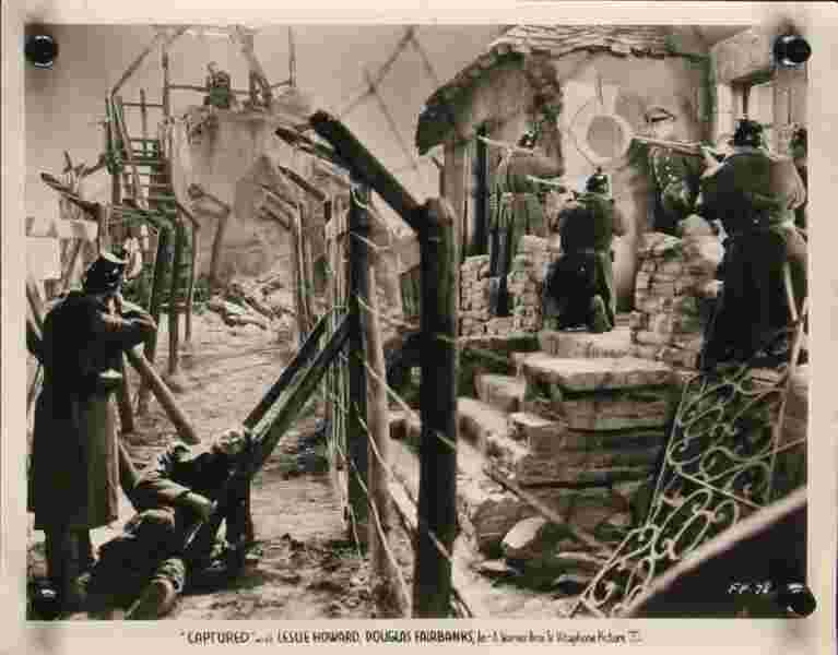 Captured! (1933) Screenshot 3