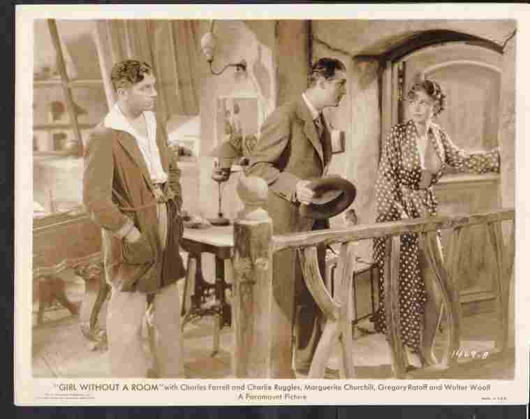 Girl Without a Room (1933) Screenshot 3