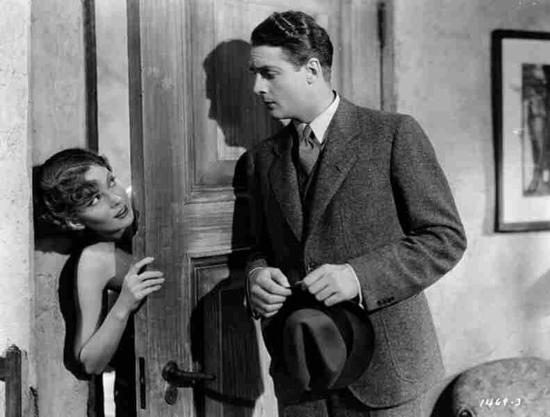 Girl Without a Room (1933) Screenshot 5