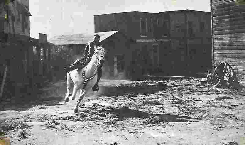 Gordon of Ghost City (1933) Screenshot 5