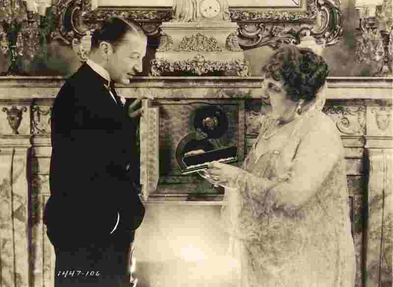 Midnight Club (1933) Screenshot 5