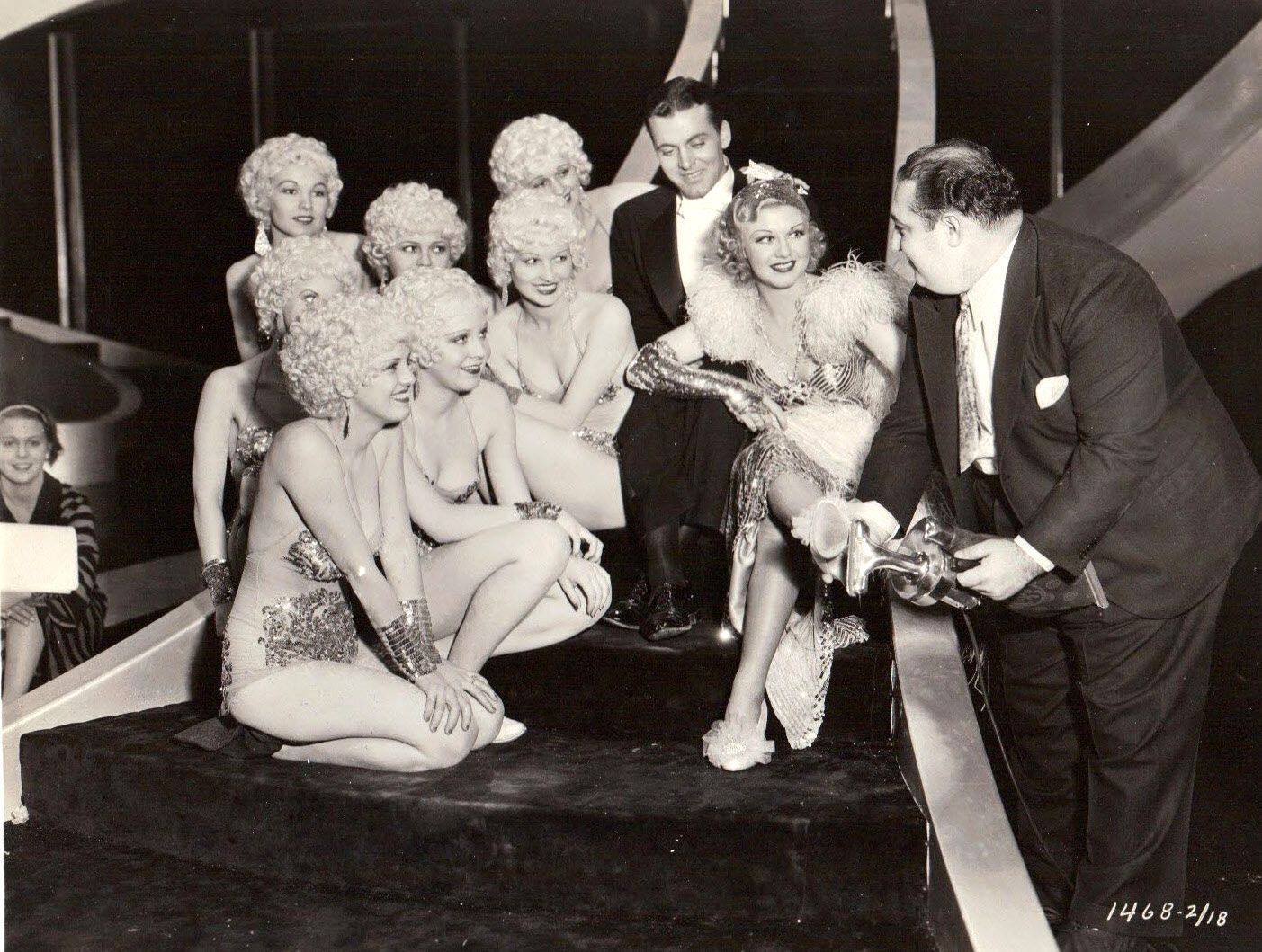Sitting Pretty (1933) Screenshot 5