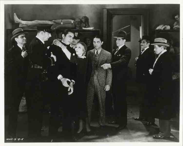 The Whispering Shadow (1933) Screenshot 3