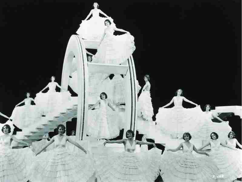 Dames (1934) Screenshot 3