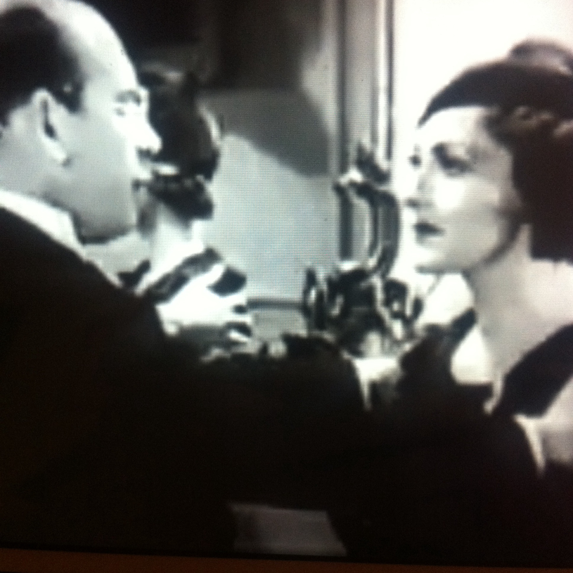 The Lady Is Willing (1934) Screenshot 3