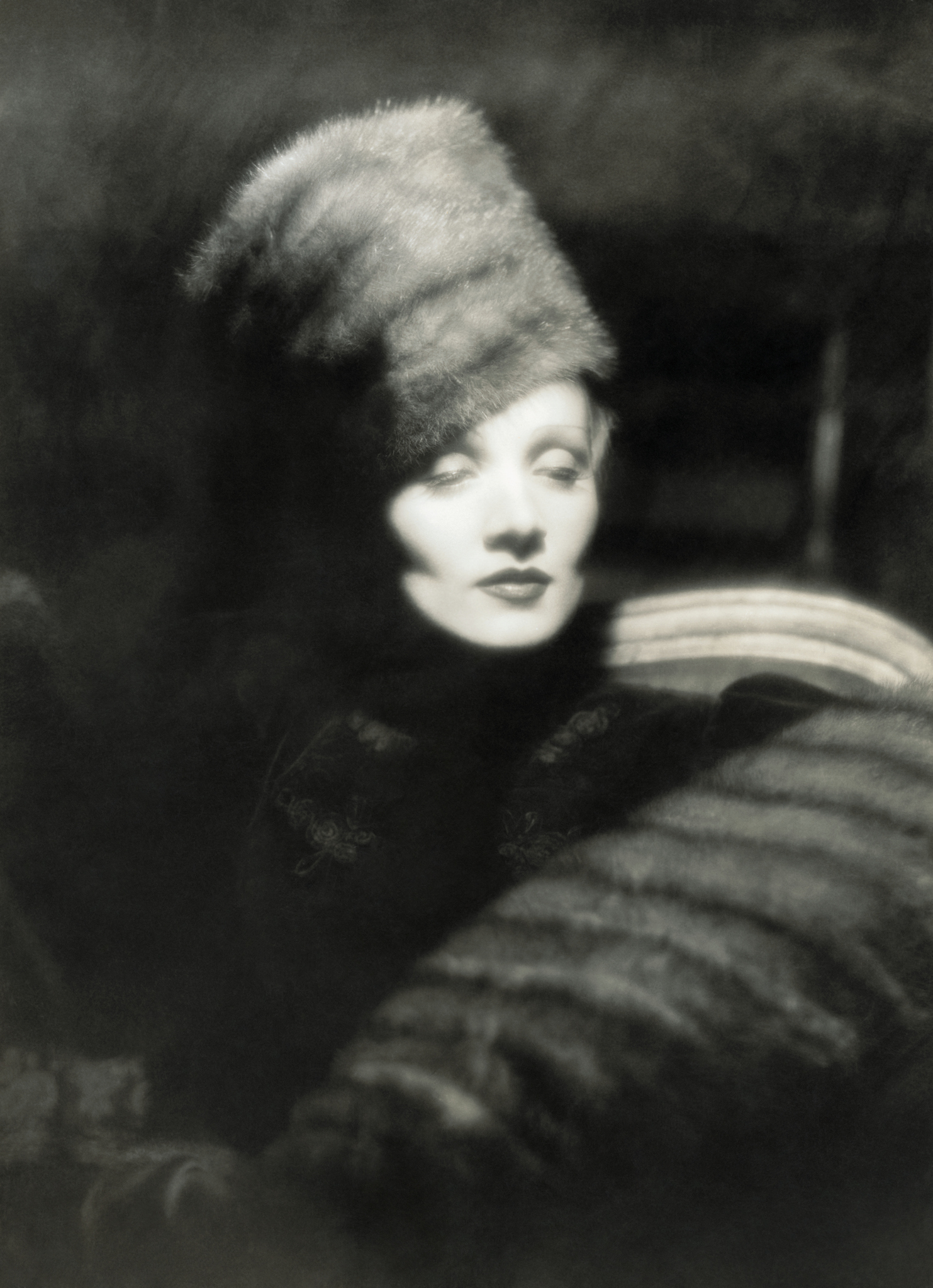 The Scarlet Empress (1934) Screenshot 2 