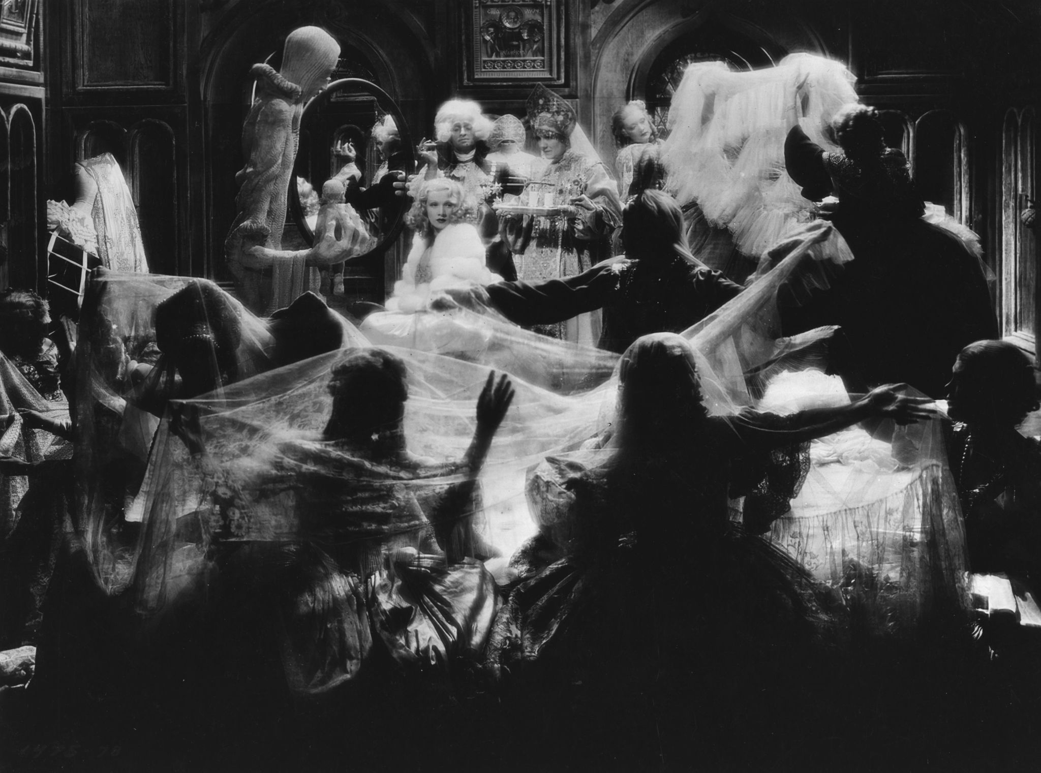 The Scarlet Empress (1934) Screenshot 4 