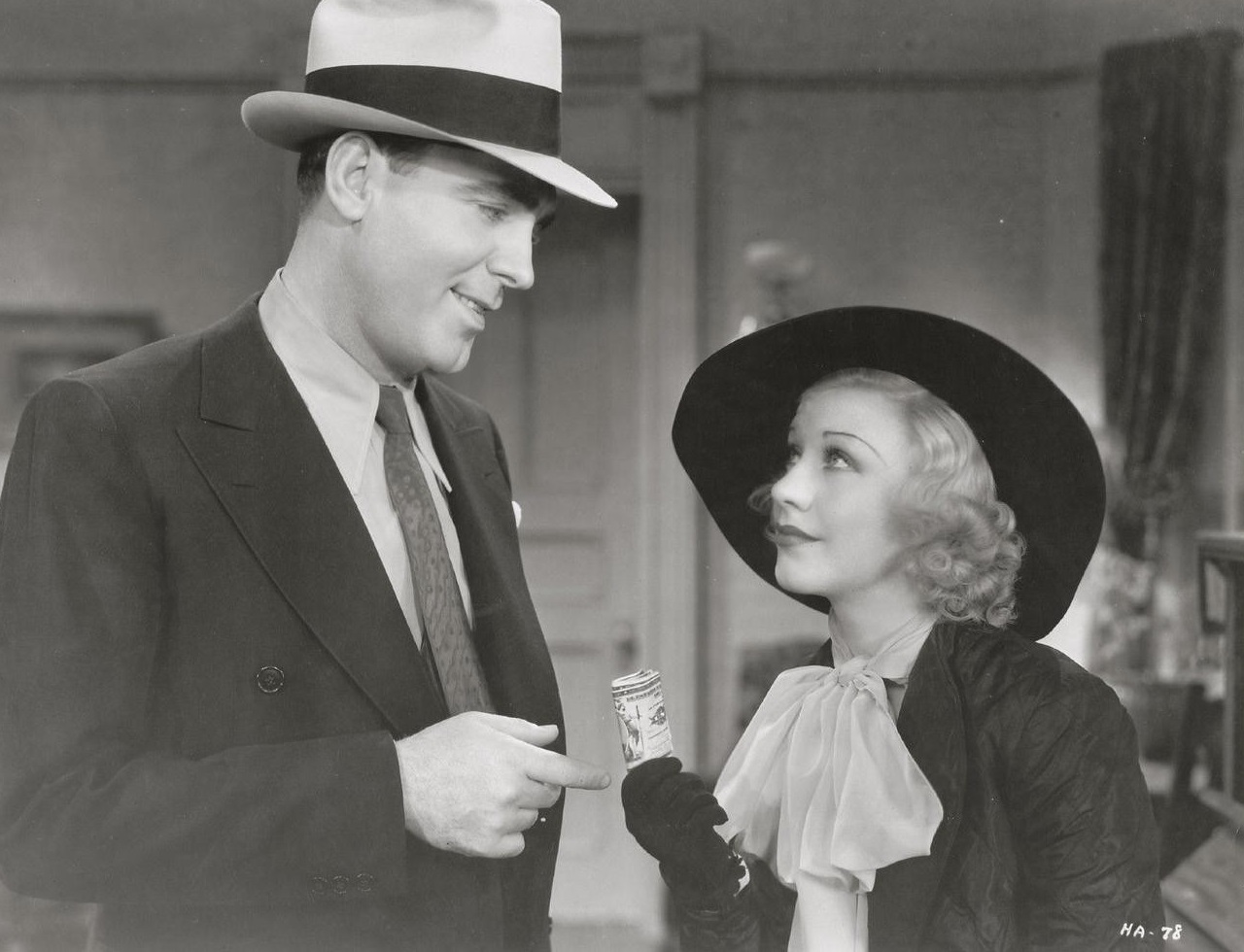 Twenty Million Sweethearts (1934) Screenshot 1