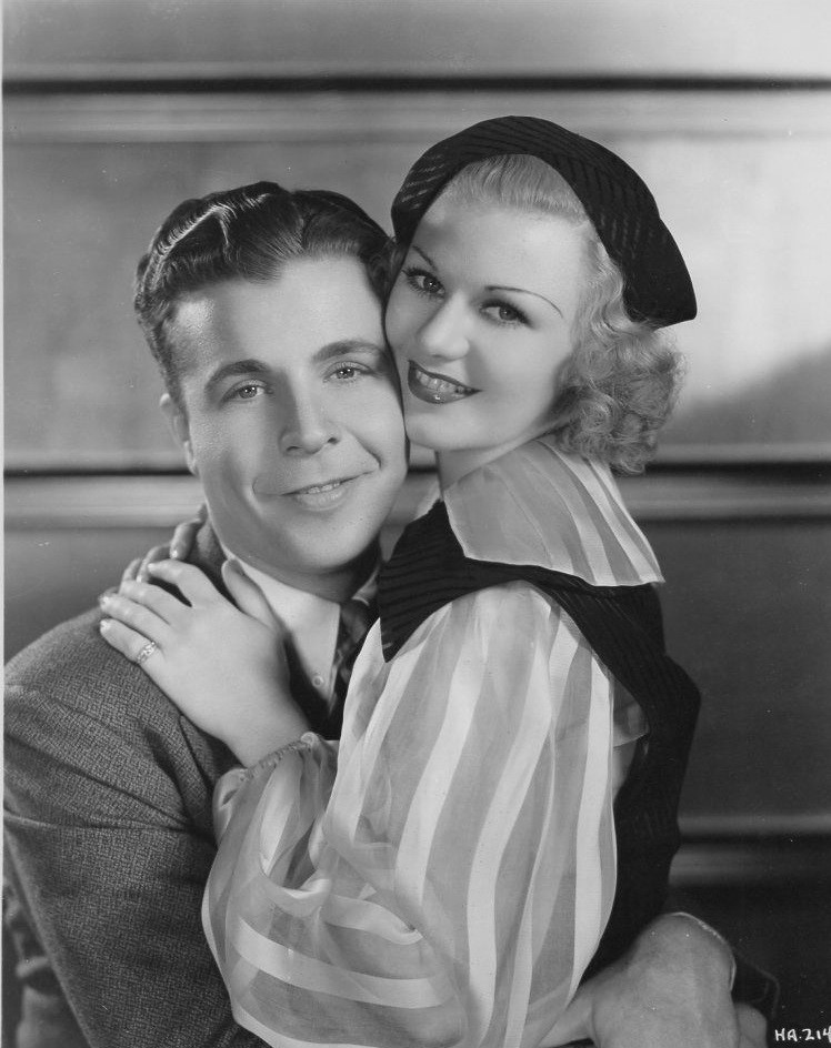 Twenty Million Sweethearts (1934) Screenshot 3