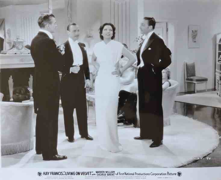 Living on Velvet (1935) Screenshot 4