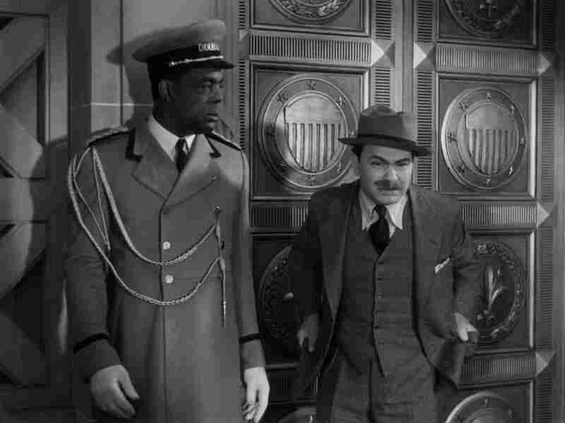 The Whole Town's Talking (1935) Screenshot 4