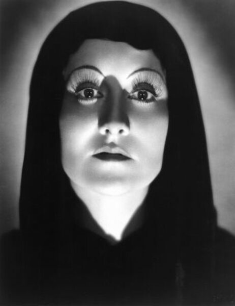 Dracula's Daughter (1936) Screenshot 1