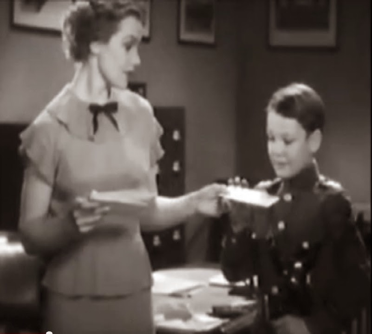 Too Many Parents (1936) Screenshot 4 