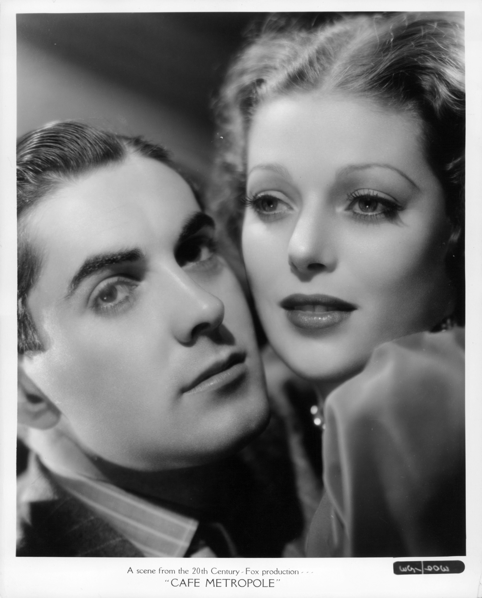 Café Metropole (1937) Screenshot 1