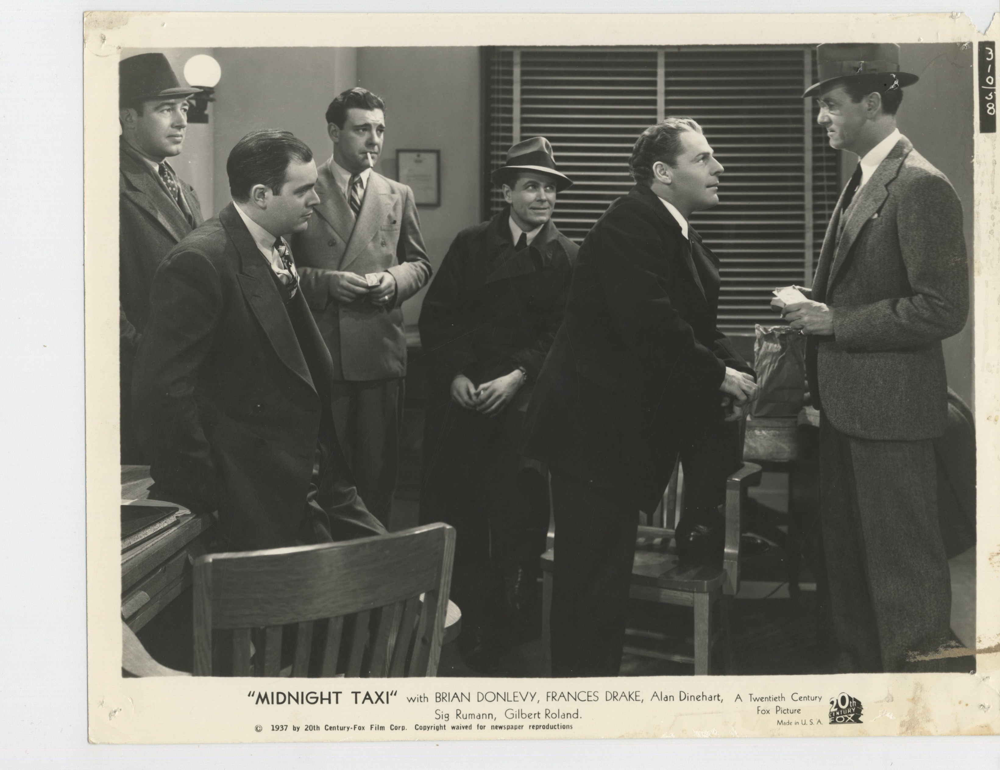 Midnight Taxi (1937) Screenshot 2