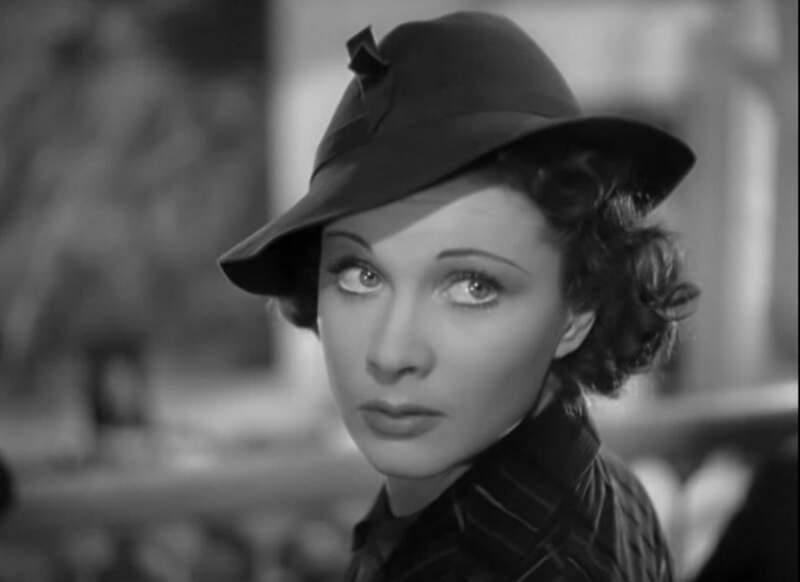 Storm in a Teacup (1937) Screenshot 3
