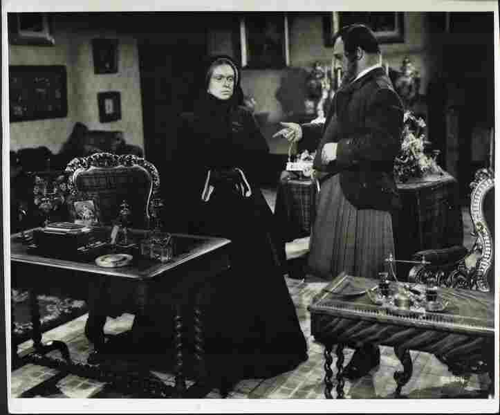 Victoria the Great (1937) Screenshot 2