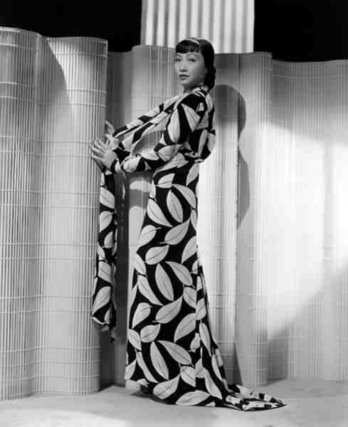Dangerous to Know (1938) Screenshot 1