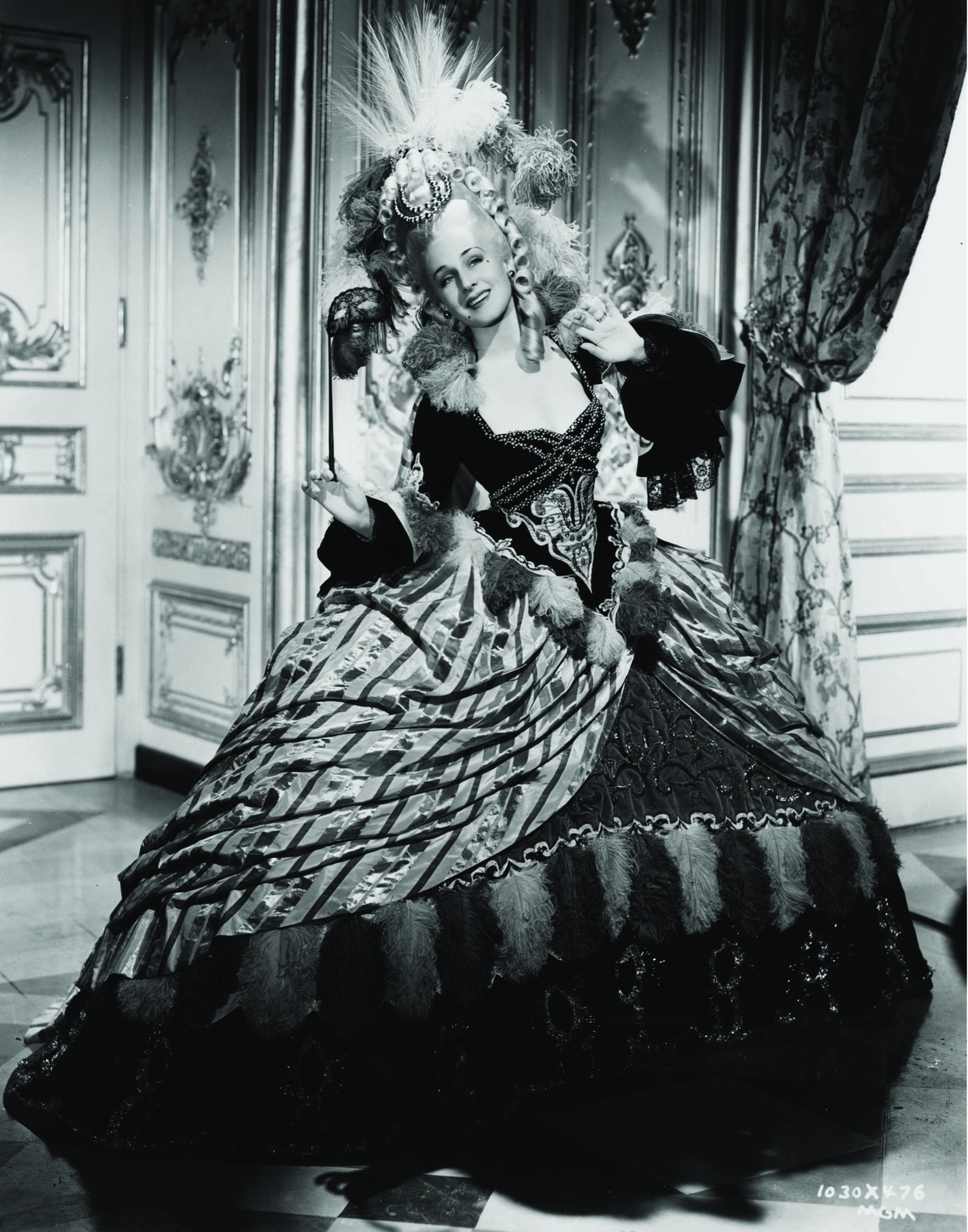 Marie Antoinette (1938) Screenshot 3 