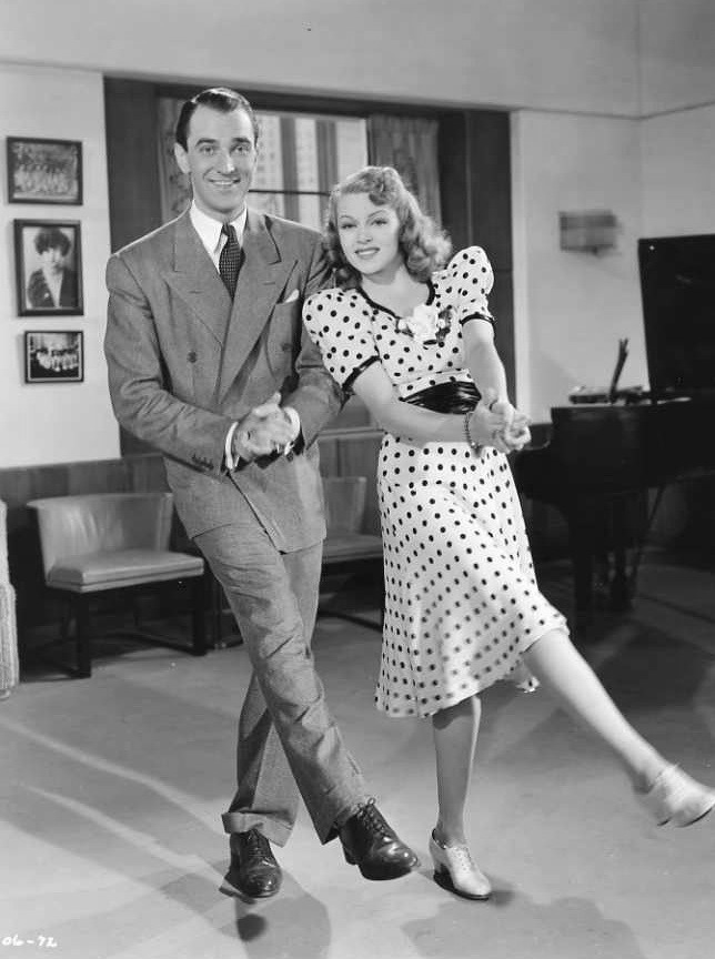 Dancing Co-Ed (1939) Screenshot 4