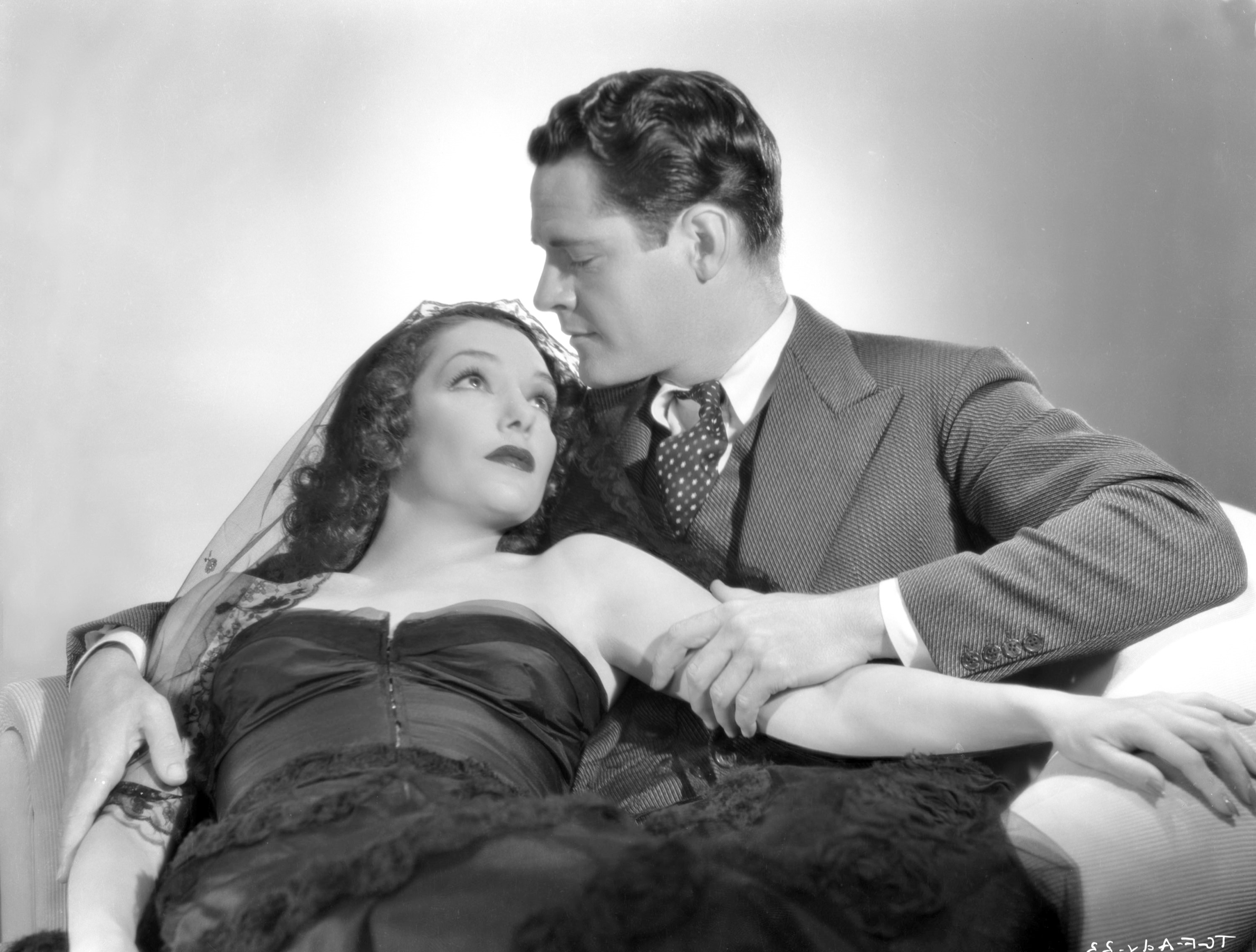 The Girl from Mexico (1939) Screenshot 1