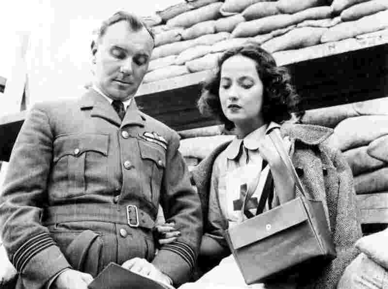 The Lion Has Wings (1939) Screenshot 3