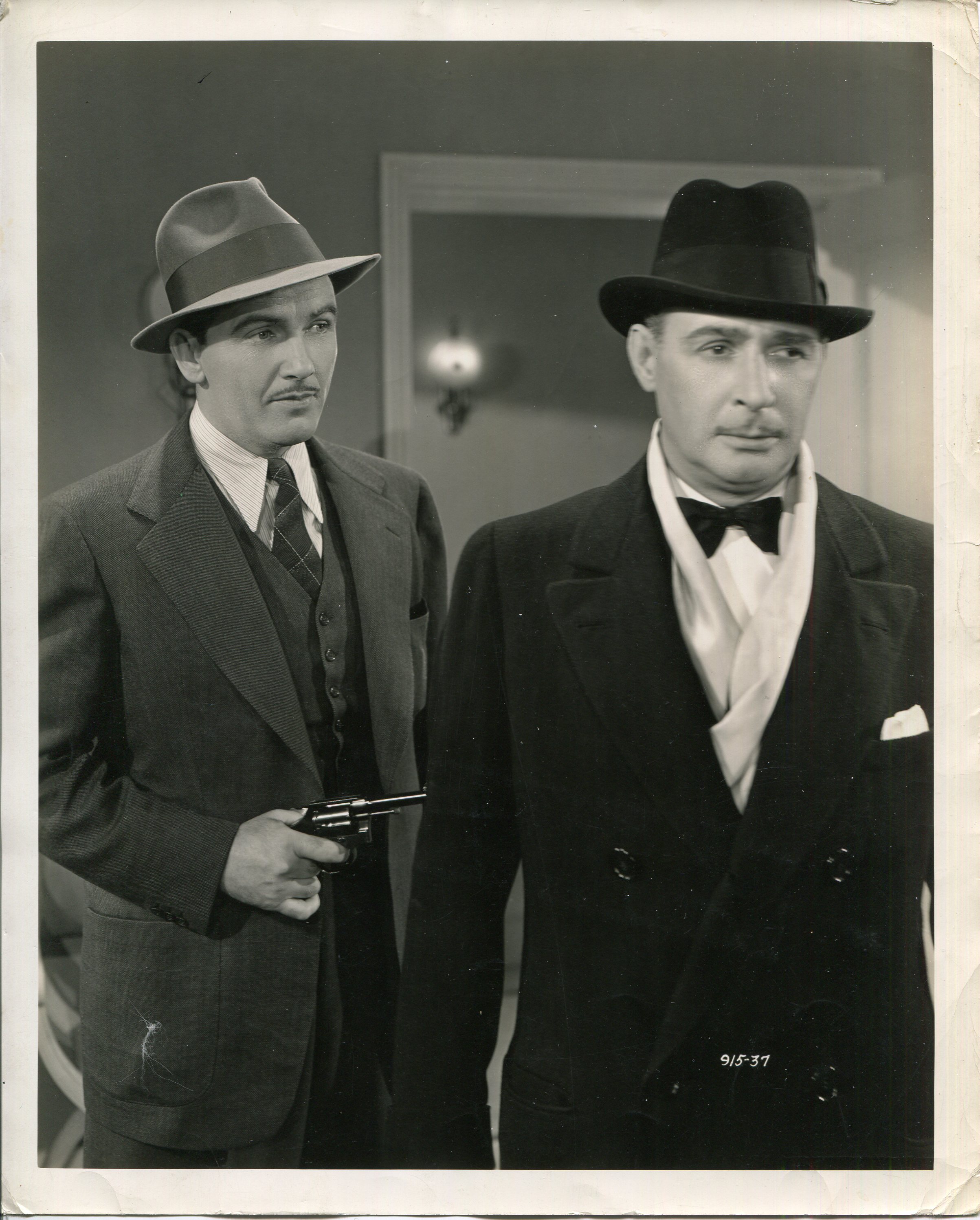 Society Smugglers (1939) Screenshot 1 