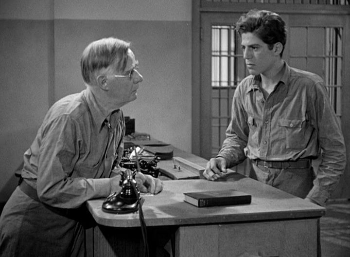 You Can't Get Away with Murder (1939) Screenshot 3 