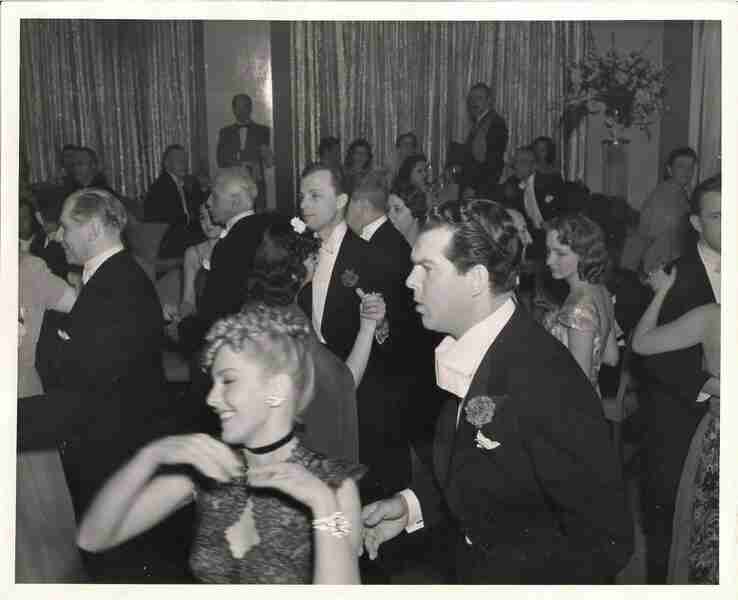 Too Many Husbands (1940) Screenshot 1