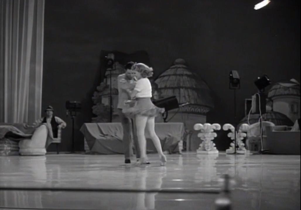 Two Girls on Broadway (1940) Screenshot 3
