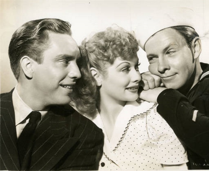 A Girl, a Guy, and a Gob (1941) Screenshot 3