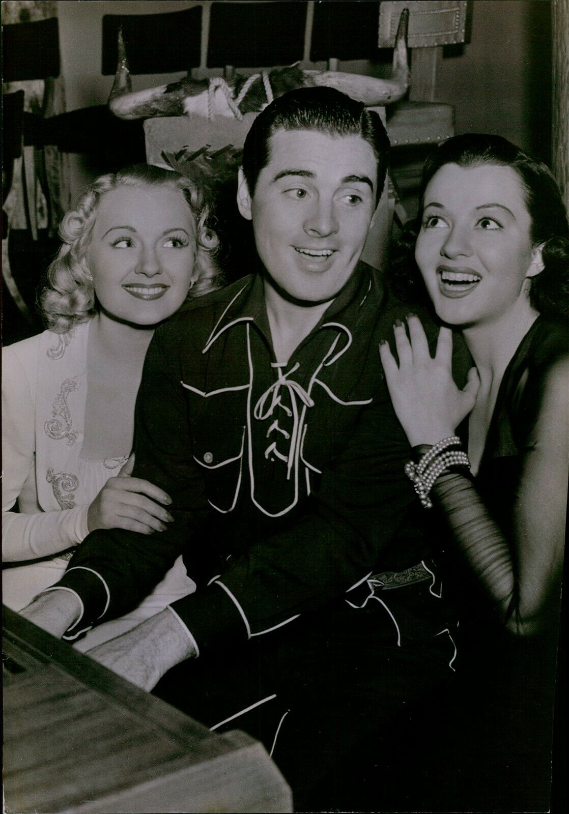 Las Vegas Nights (1941) Screenshot 2